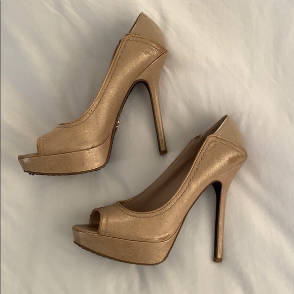 Rachel Roy nude heels - Picture 3 of 5